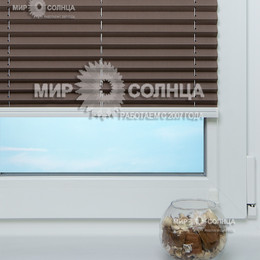 Жалюзи плиссе на пластиковые окна Мум блэкаут цвет коричневый