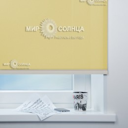  Стандартные рулонные шторы «Куба цвет желтый»